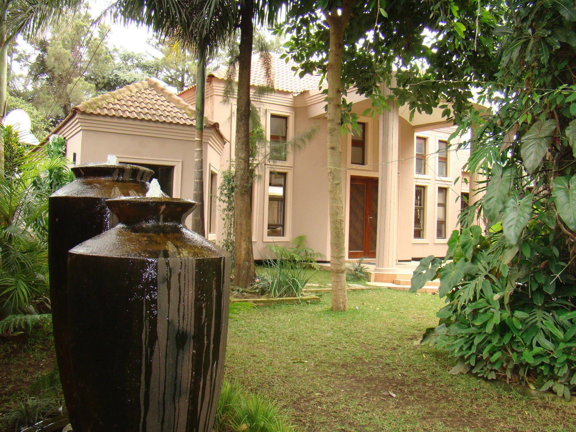 Zawadi House Lodge Аруша Екстериор снимка
